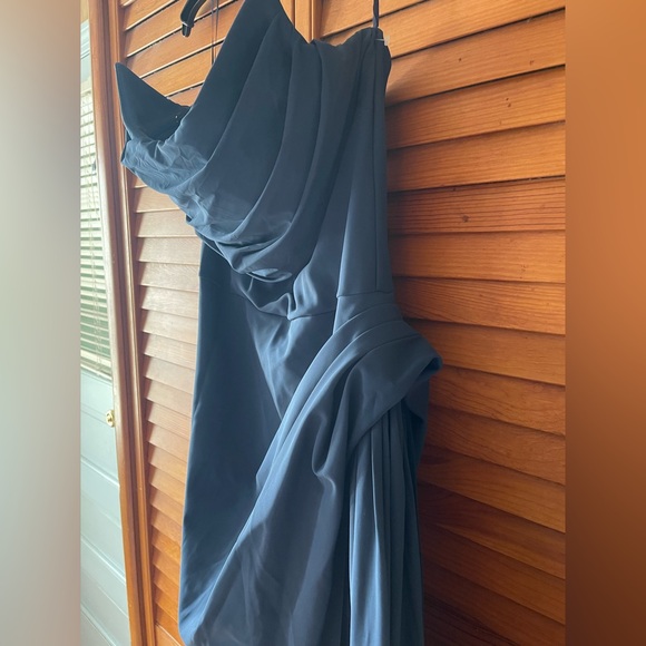 Chiara Boni La Petite Robe Dotai Strapless Gown. Size 50
#266 - Picture 8 of 12